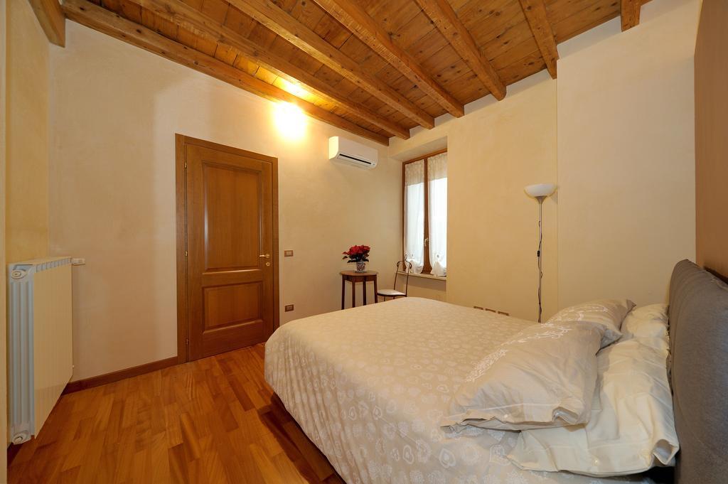 Antico Palazzo Signorile Apartment Salo Ngoại thất bức ảnh