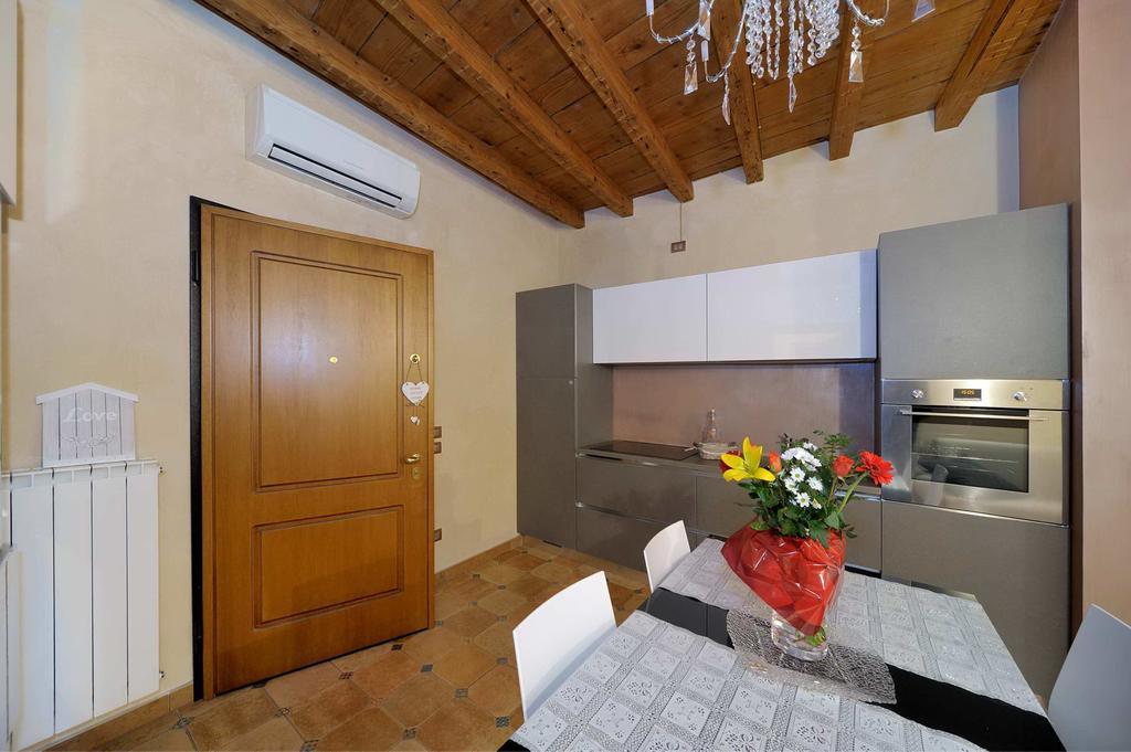 Antico Palazzo Signorile Apartment Salo Ngoại thất bức ảnh
